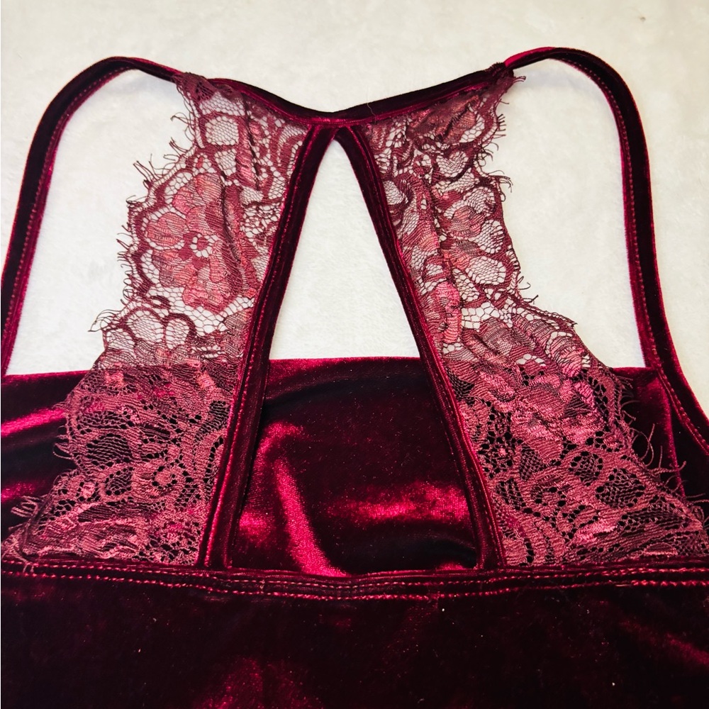 Lulus Velvet Backless Burgundy Dress NWT Size Small - Picture 7 of 10